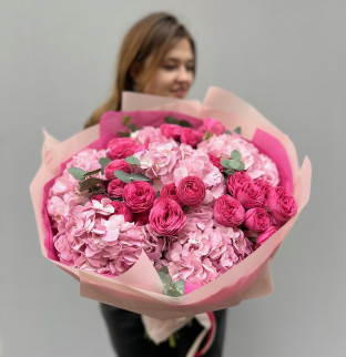 Букет из гортензий и роз #2