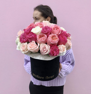 Růže mix v kloboukové krabici