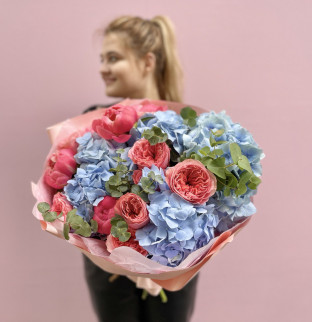 Trio kytice "Hortnezie, pivoňky a růže"