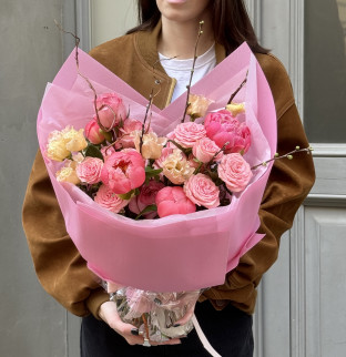 Букет "Пионы и розы"