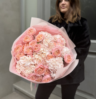 Duo kytice "Hortenzie a trsové růže"