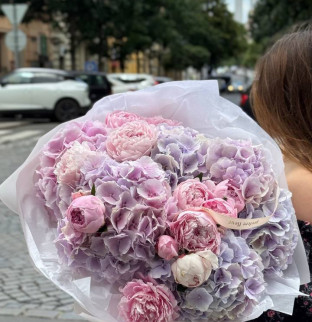 Duo bouquet "Peony and hydrengea"